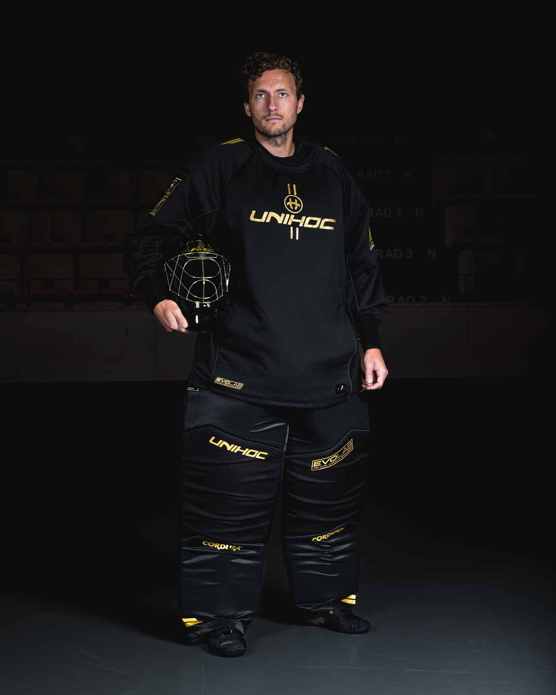 GOALIE MASK UNIHOC ALPHA PRIME EVOLAB black/gold-rollover image