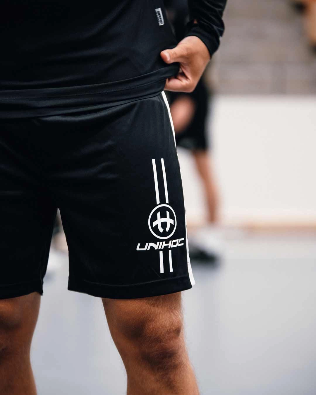 SHORTS ARROW-rollover image